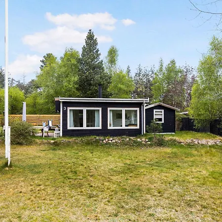 Cozy Summerhouse Close To The And Forrest Holiday home Hojby